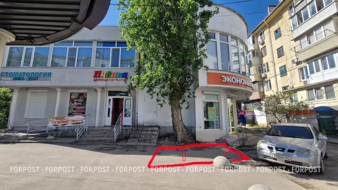 «Давай, до свидания»: севастопольцы в два дня выпроводили наглый ларёк