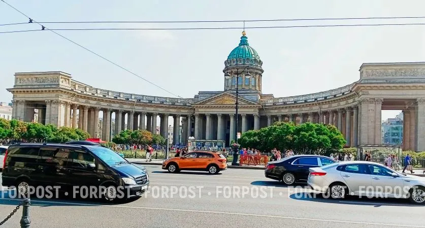 Петербург в день открытия ПМЭФ атаковали украинские БПЛА — что известно к этому часу