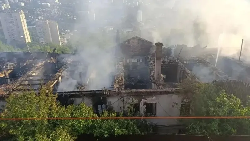 Три человека погибли при крупном пожаре в жилом доме на юге Крыма