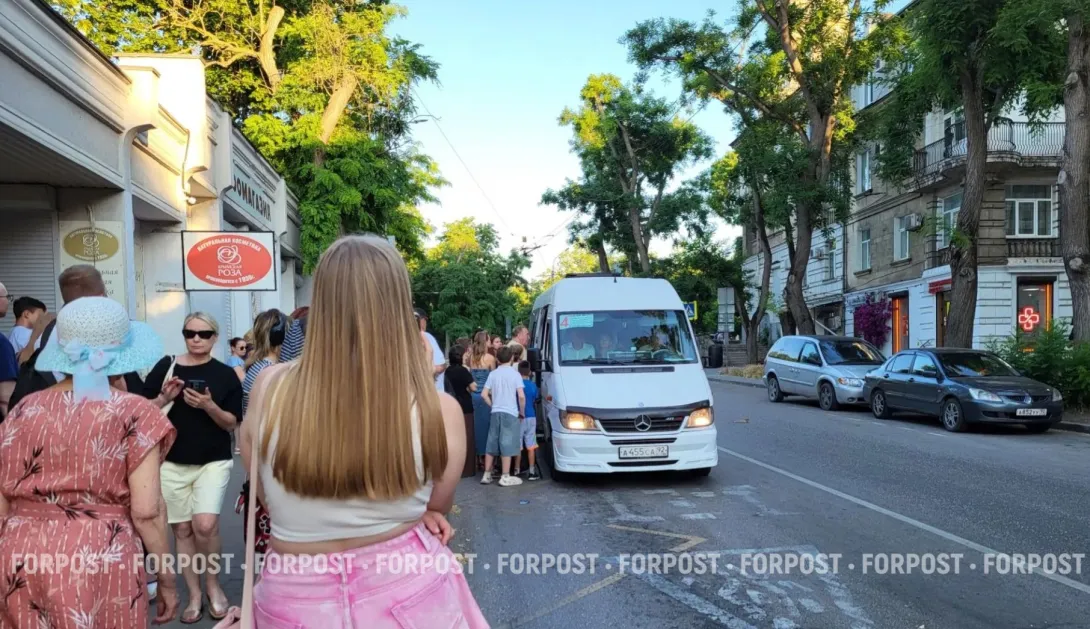 Севастопольским перевозчикам не хватает топлива даже за большие деньги