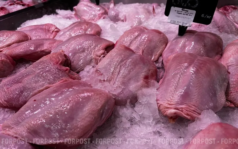 В магазине Севастополя нашли более 52 кг просроченной продукции без маркировки