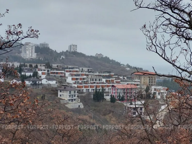У семьи экс-замглавы Укравтодора забирают землю в Крыму
