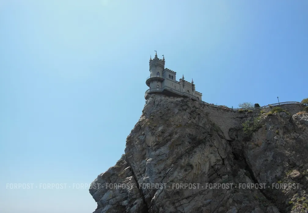 В Крыму подумывают протянуть канатную дорогу к Ласточкину гнезду