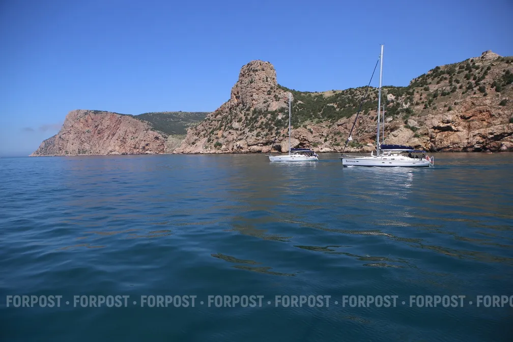 На морские прогулки в Крыму нужно брать документы