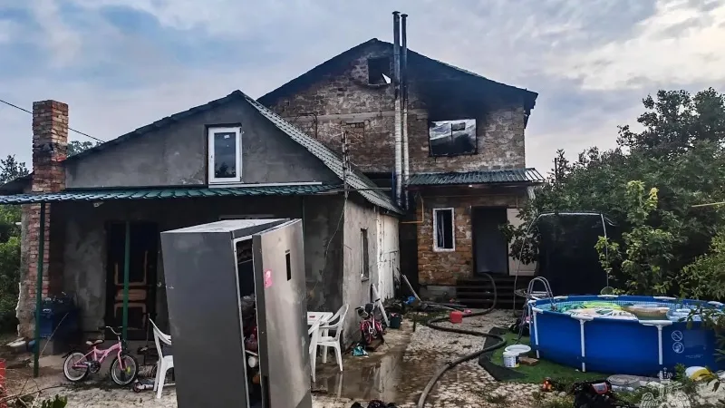 При пожаре в частном доме в Севастополе пострадал мужчина