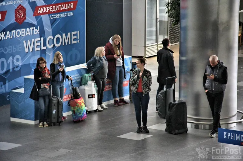 Билеты на самолет в Крым и обратно подешевели до 71%