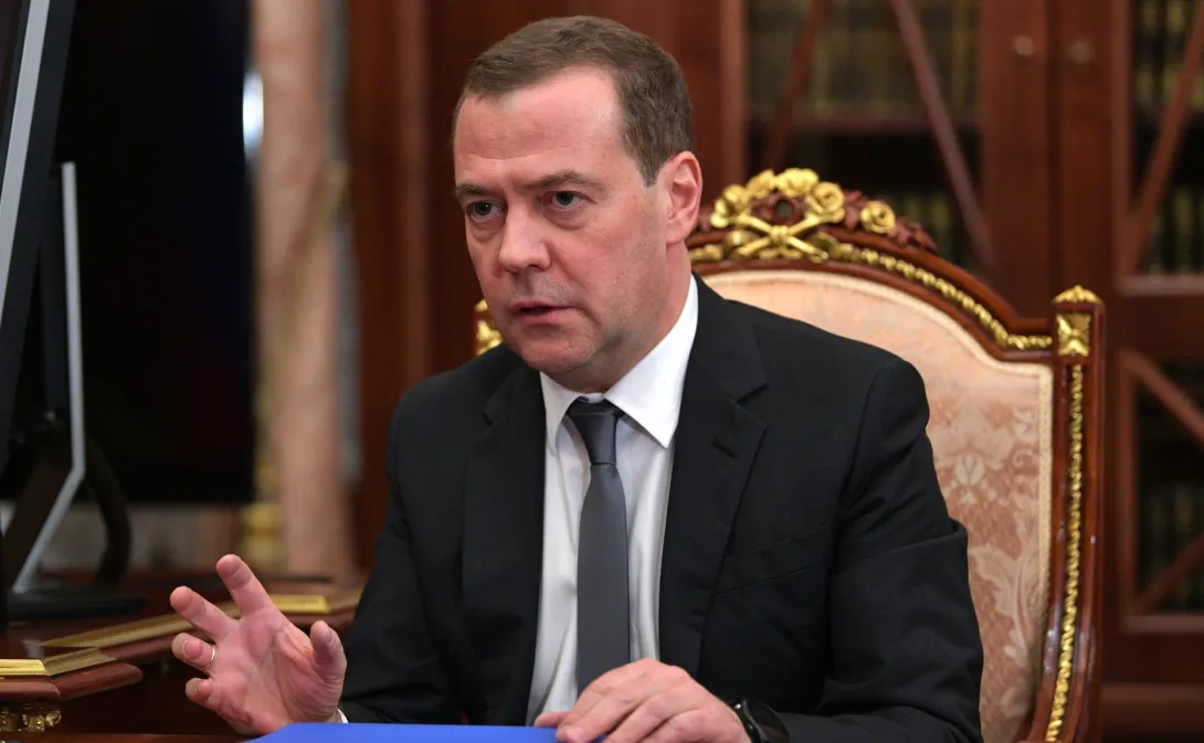 Медведев поручил Аксенову быстрее расходовать бюджетные деньги в Крыму