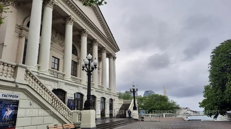 В Севастополе суд повторно отменил контракт на реставрацию театра Луначарского