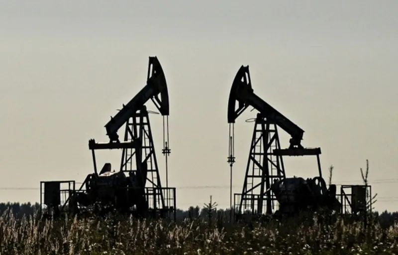Россия отправит нефть на НПЗ Казахстана. Изменит ли это ситуацию с бензином?