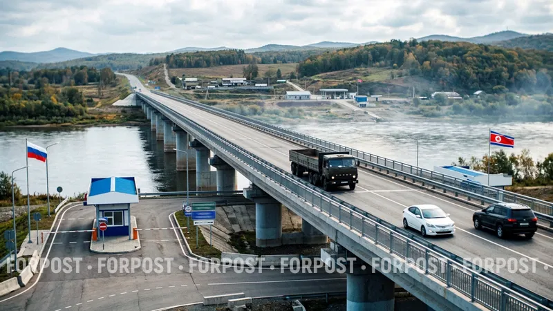 Россию и КНДР соединит первый автомобильный мост. Что это даст