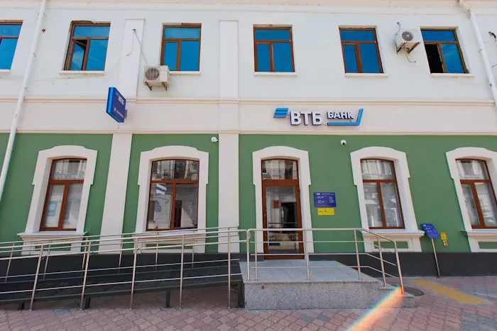 В Феодосии после реконструкции открылся офис ВТБ