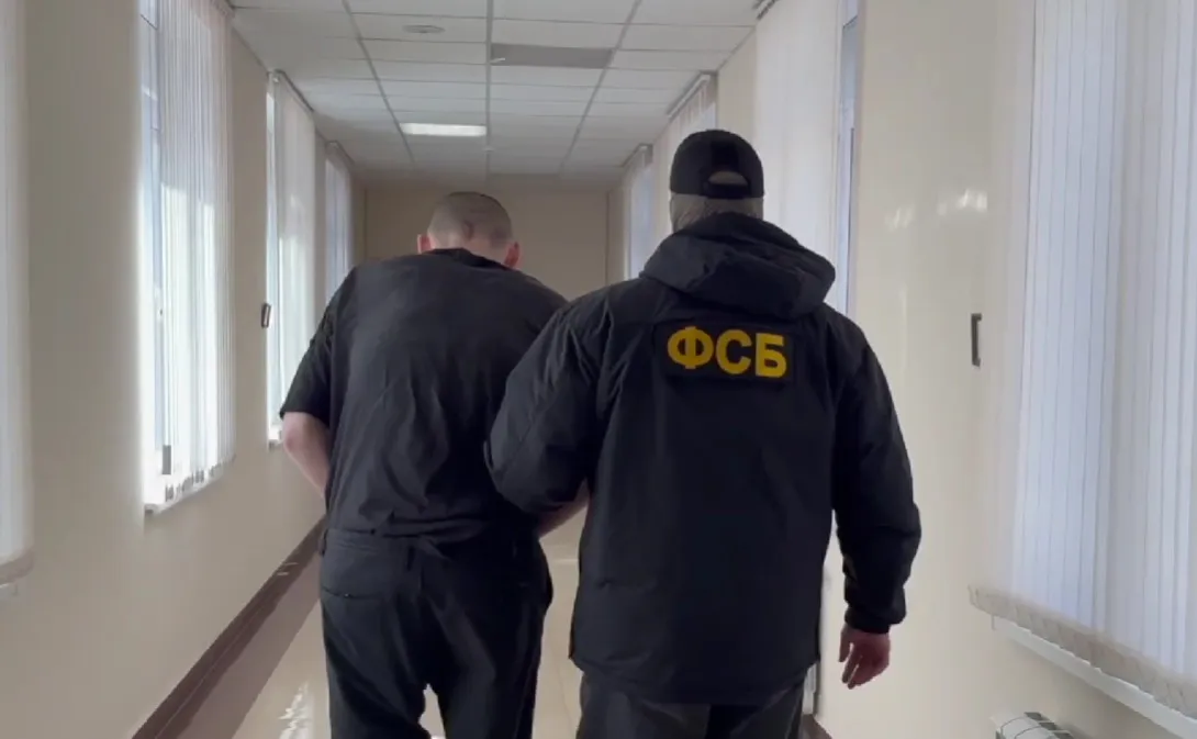 Жителя Крыма приговорили к 18 годам за съёмку военного госпиталя и воинской части
