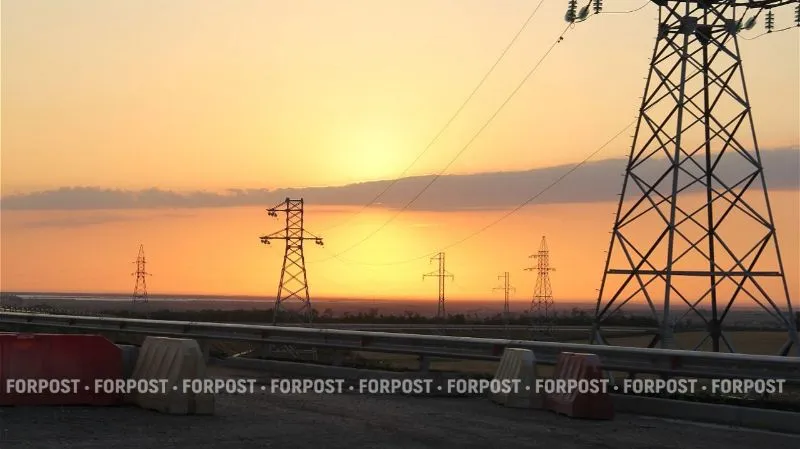 В Крыму возобновляют подключение к электросетям