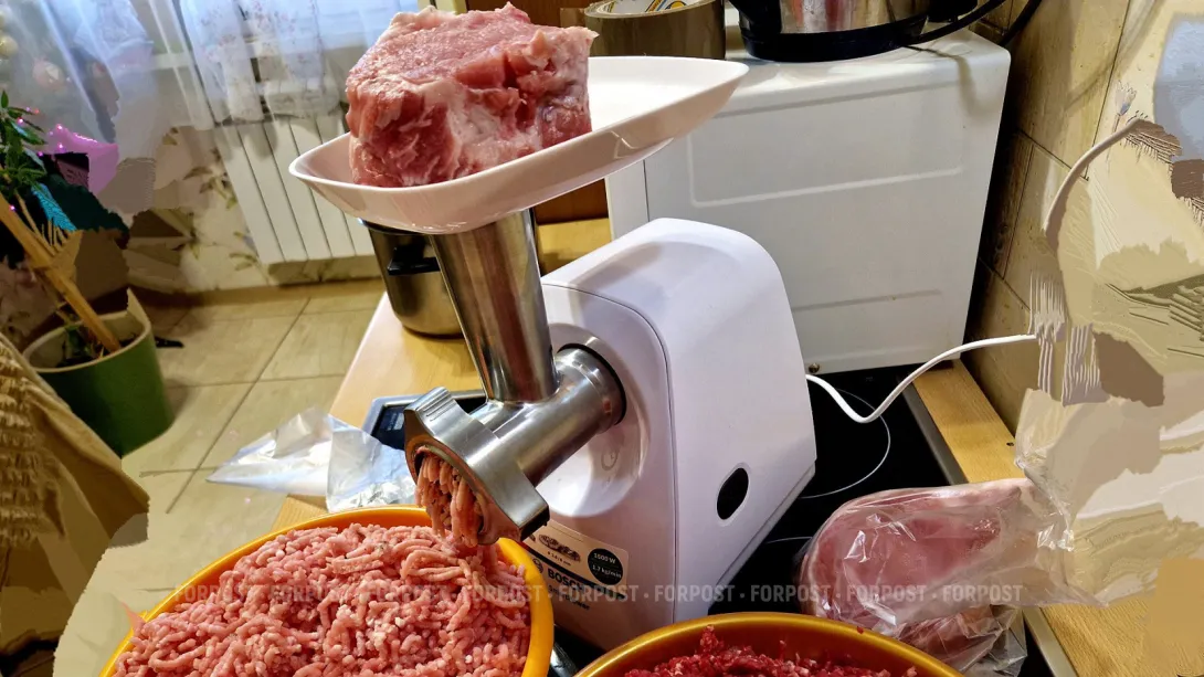 Россияне стали есть рекордно много мяса и красной рыбы