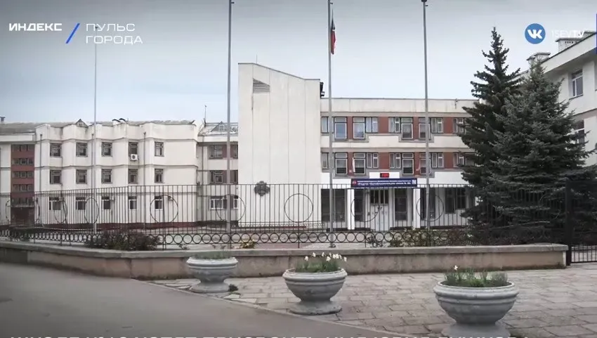 В севастопольской школе им. Лужкова выявили серьёзные нарушения в работе охраны