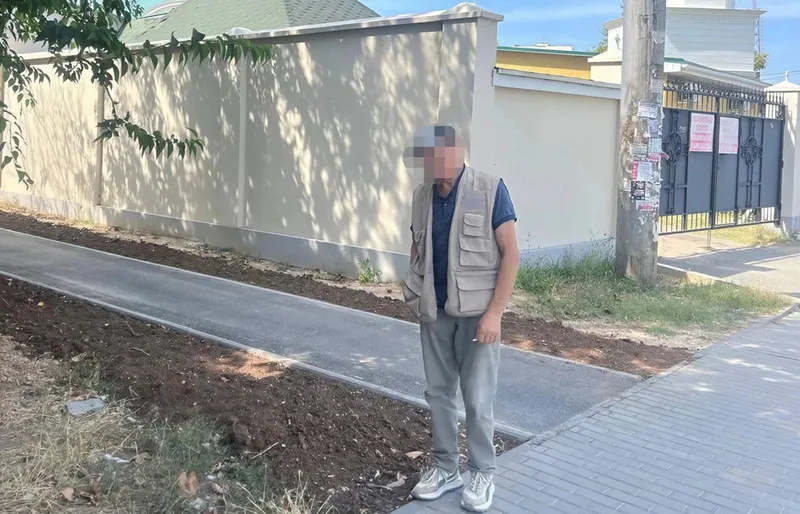 В Севастополе мужчина нашёл телефон на улице и оказался под судом