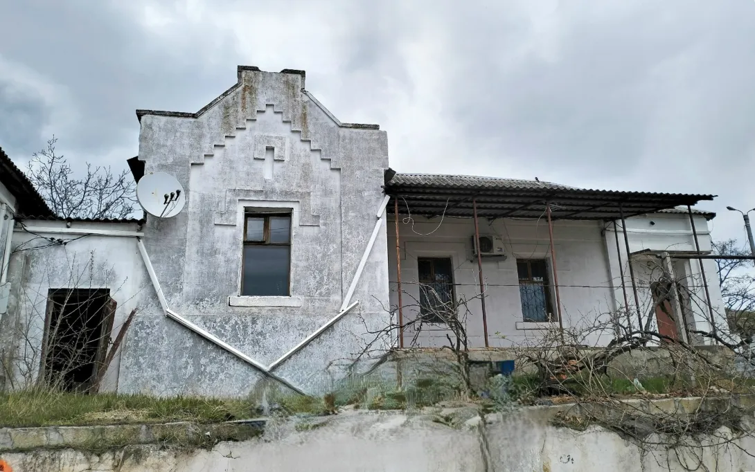 Защитники старины просят сохранить «белый дом» в Севастополе 
