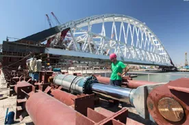 Киев объяснил, чем ему мешает Крымский мост