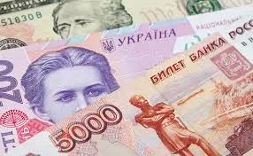 Украинские компании торгуют с Крымом за рубли через "Почту России"