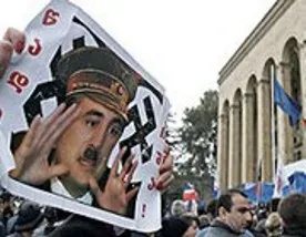 США испытали на демонстрантах в Тбилиси новое психотронное оружие