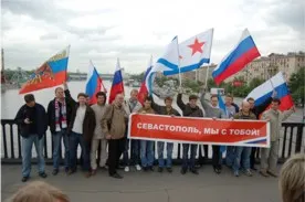 В Москве прошел первый автопробег в поддержку Севастополя и Крыма (ФОТО)