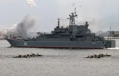 Российский флот в Севастополе теперь "подчинен Киеву"