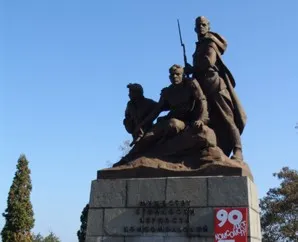 В Севастополе открыли мемориальную доску скульптору Станиславу Чижу