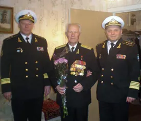 Командующий ВМС Украины поздравил с Днем Победы единственного в Севастополе Героя Советского Союза Петра Павлова