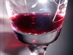Сомнительное вино продавали на площади г. Севастополя