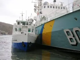 Морские пограничники спасли буксир и катер от затопления