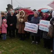 Участники митинга против застройки пляжа "Солнечный" заявили о готовности выразить недоверие горсовету Севастополя