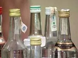 Сотрудники Миндоходов Севастополя выявили и изъяли на одном из крымских заводов 90 тонн спирта и 26 тонн водки, которые были незаконно изготовлены