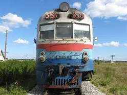 Поезд Севастополь-Москва столкнулся с внедорожником