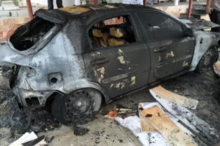 За один день в Севастополе выгорело две автомашины