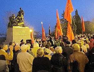 На празднование 95-летия комсомола в Севастополе пришли украинские чиновники, но отсутствовал главный коммунист