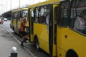 В Севастополе на 12 маршруте нелегально работает перевозчик?