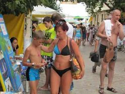Чтобы с улиц города исчезли голые пляжники, Севастополю предлагают продвигать туризм, а не курортный отдых