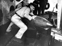 7 ноября 1941 года произвела первые боевые выстрелы 35-я береговая батарея