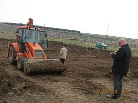 Нахимовская районная администрация и КП «Благоустройство» борются против незаконной добычи чернозема на Мекензиевых горах