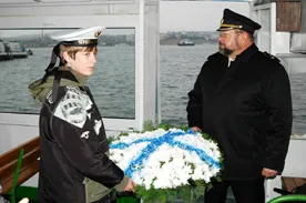 В день памяти исхода Русской армии из Крыма на воды севастопольской бухты по традиции возложили венок