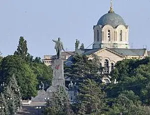 Памятник Ленину в Севастополе предложили охранять поочередно всем горожанам