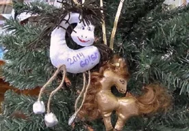 Волгоградцы отправили в Севастополь новогодние игрушки на городскую ёлку