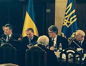 Янукович не пошел на уступки оппозиции и призвал разойтись с Майдана