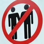 Азаров отказался узаконивать на Украине однополые браки