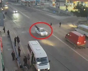 Второй четверг подряд на «Студгородке» сбивают пешеходов. Запись веб-камеры