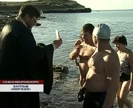 19 декабря у берегов Херсонеса прошел массовый заплыв «моржей». Температура воды в бухтах Севастополя +10°C