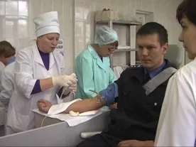 Севастопольские милиционеры встретили свой профессиональный праздник в Центре переливания крови