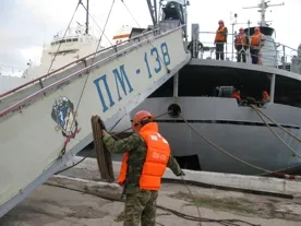 Плавмастерская Черноморского флота ПМ-138 вернулась в Севастополь из Средиземного моря