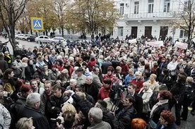 24 февраля. В центре Севастополя собрались около 6 тыс. человек