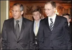 Яценюк и Лавров обсудили вопрос о возвращении кораблей ЧФ РФ в Крым
